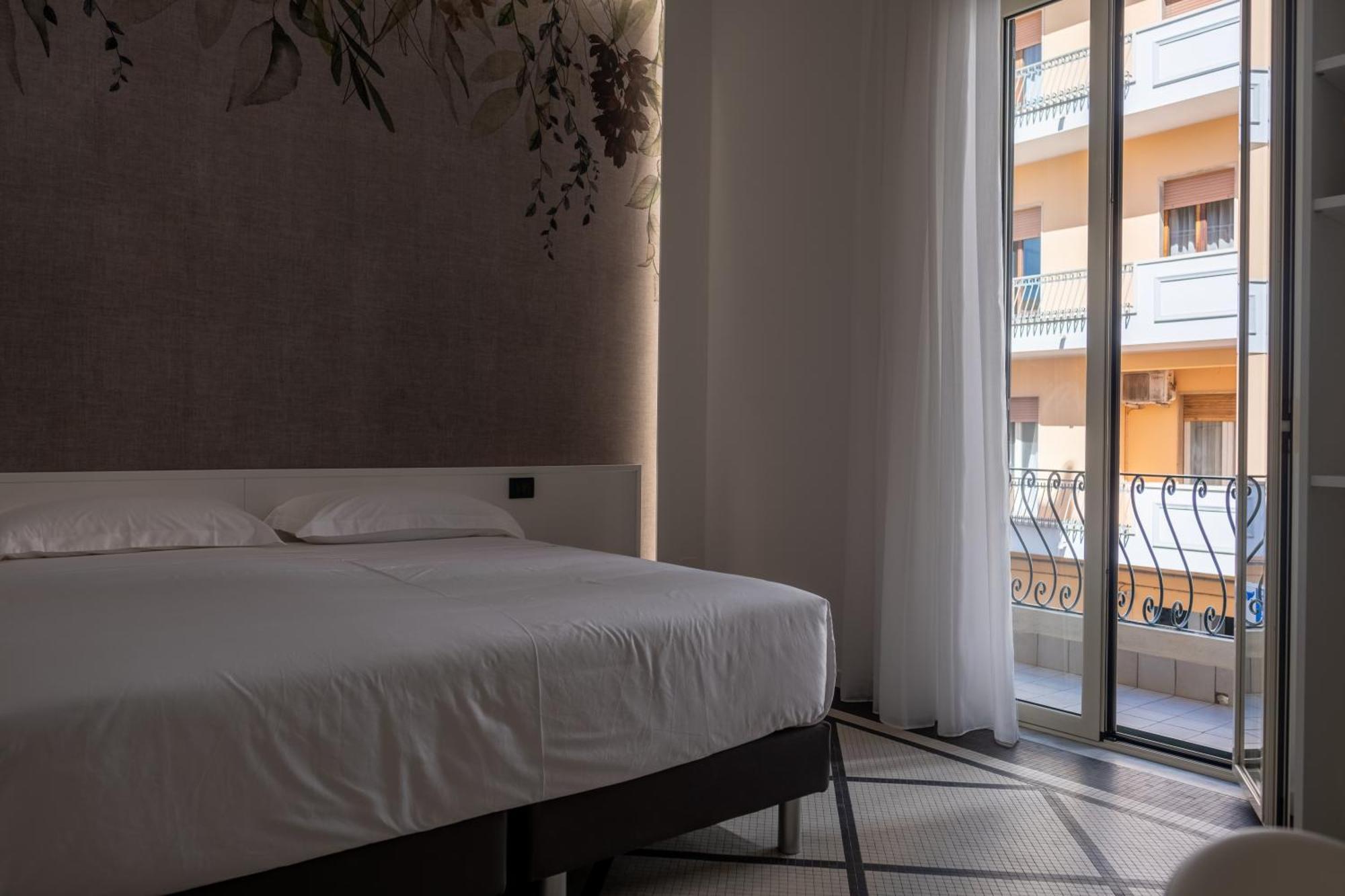 Domea Superior Rooms Bed And Breakfast 레조디칼라브리아 외부 사진